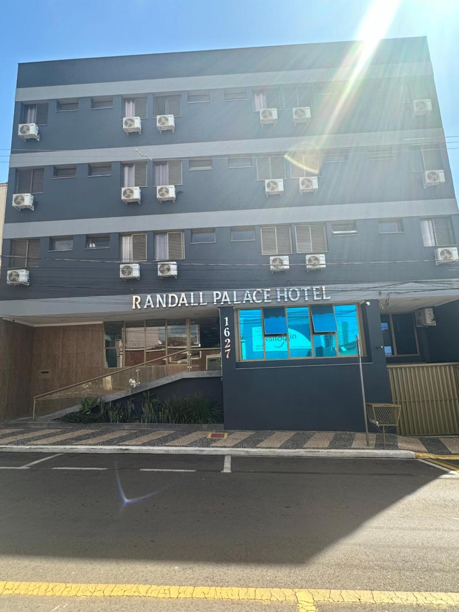 Hotel Randall Palace 3*